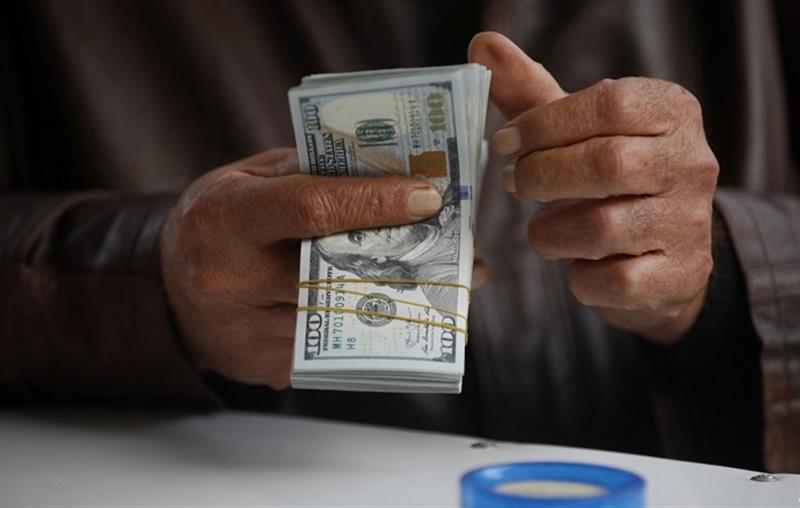 انخفاض-سعر-صرف-الدولار-في-بورصة-بغداد